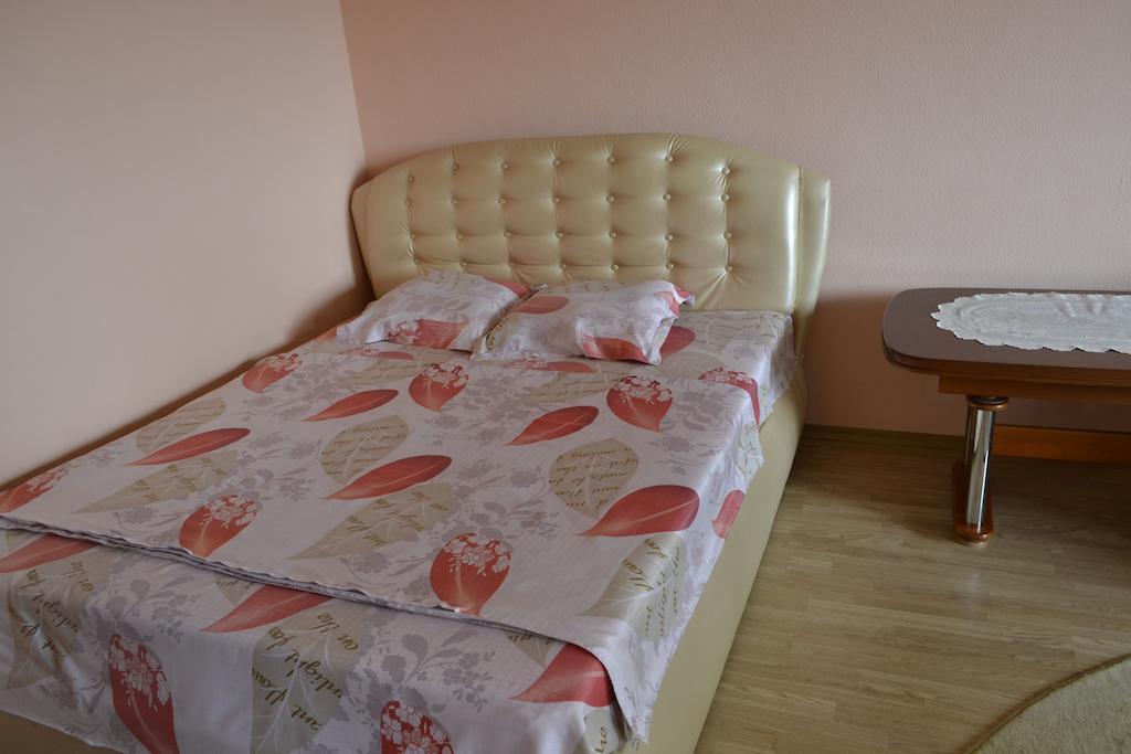 Studio Apartments Kamianets-Podilskyi Room photo